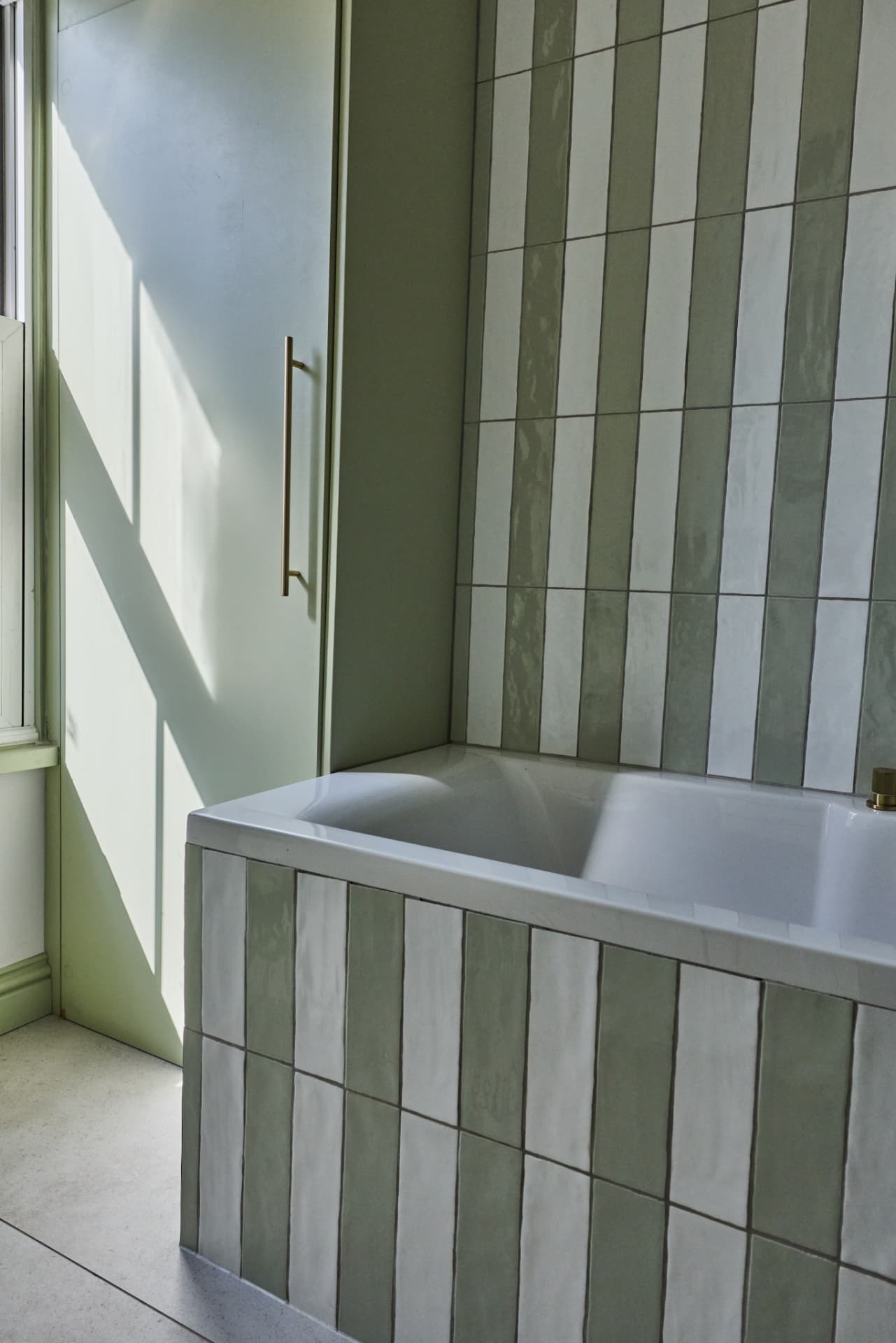 Tiled family bathroom at Cambridge Terrace